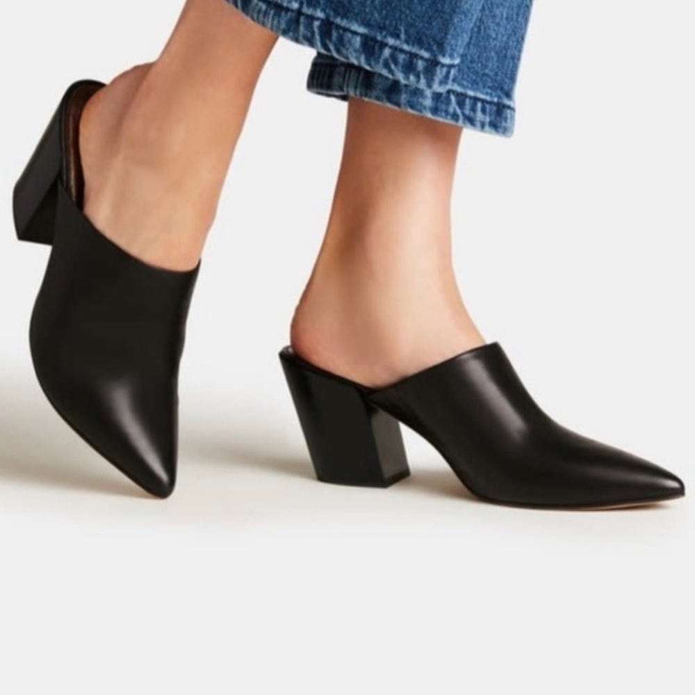 DOLCE VITA Aydin Black Leather Mule